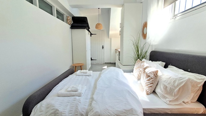 Beautifully Renovated Villa With Sea & Mountain Views For Sale In Xirosterni - 26