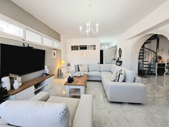 Beautifully Renovated Villa With Sea & Mountain Views For Sale In Xirosterni - 5