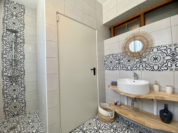 Beautifully Renovated Villa With Sea & Mountain Views For Sale In Xirosterni - 19