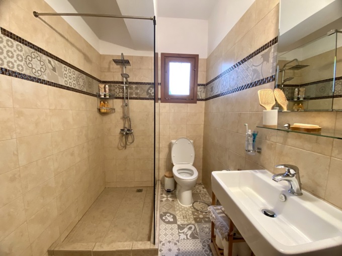 Beautifully Renovated Villa With Sea & Mountain Views For Sale In Xirosterni - 18