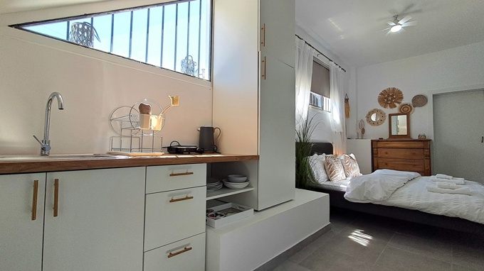 Beautifully Renovated Villa With Sea & Mountain Views For Sale In Xirosterni - 27