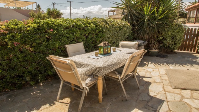 Detached 3 Bedroom House with a Private Pool For Sale in Tavronitis - 16