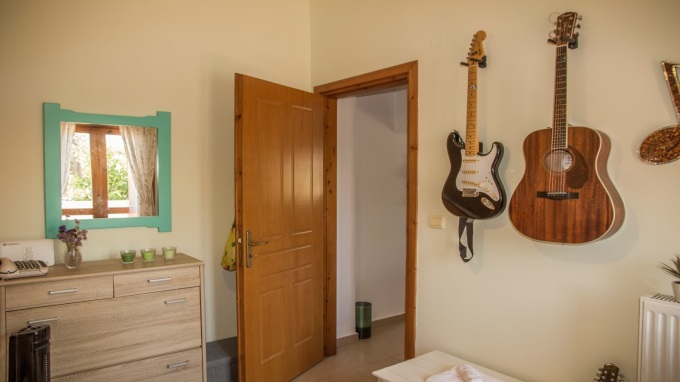 Detached 3 Bedroom House with a Private Pool For Sale in Tavronitis - 36