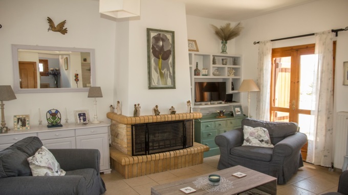 Detached 3 Bedroom House with a Private Pool For Sale in Tavronitis - 61
