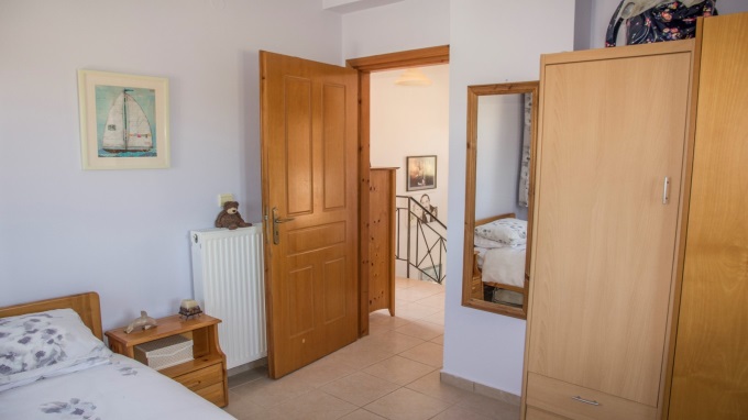 Detached 3 Bedroom House with a Private Pool For Sale in Tavronitis - 40