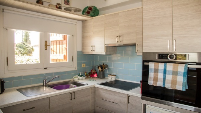 Detached 3 Bedroom House with a Private Pool For Sale in Tavronitis - 20