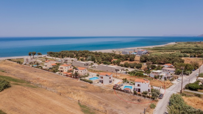 Detached 3 Bedroom House with a Private Pool For Sale in Tavronitis - 13