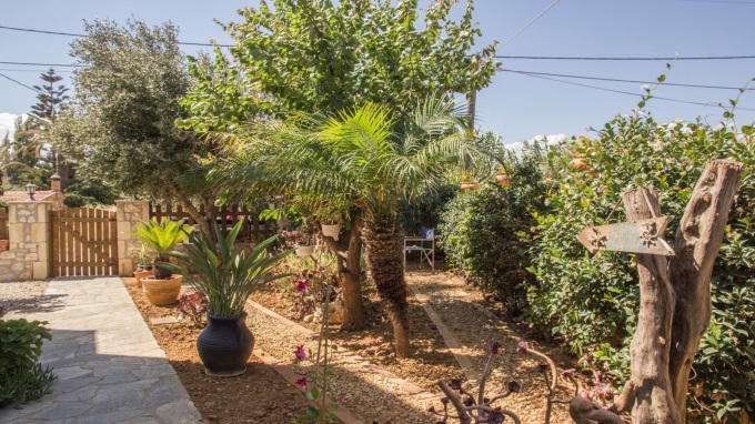 Detached 3 Bedroom House with a Private Pool For Sale in Tavronitis - 31