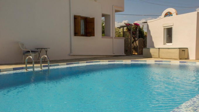 Detached 3 Bedroom House with a Private Pool For Sale in Tavronitis - 6