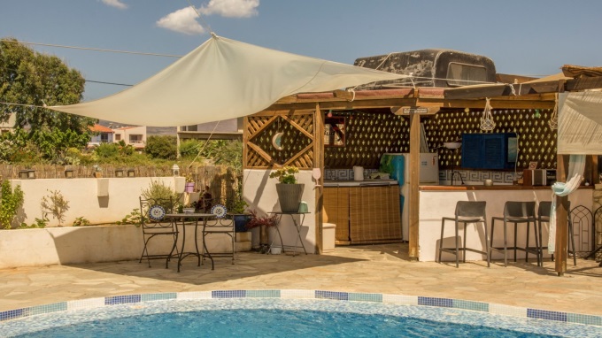 Detached 3 Bedroom House with a Private Pool For Sale in Tavronitis - 8