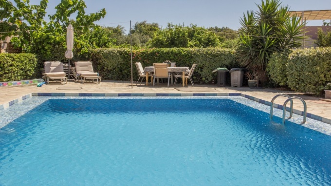 Detached 3 Bedroom House with a Private Pool For Sale in Tavronitis - 1