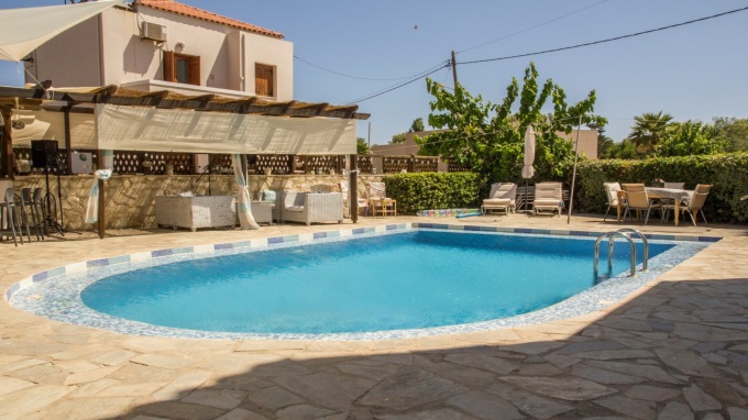 Detached 3 Bedroom House with a Private Pool For Sale in Tavronitis - 15