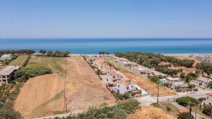 Detached 3 Bedroom House with a Private Pool For Sale in Tavronitis - 3