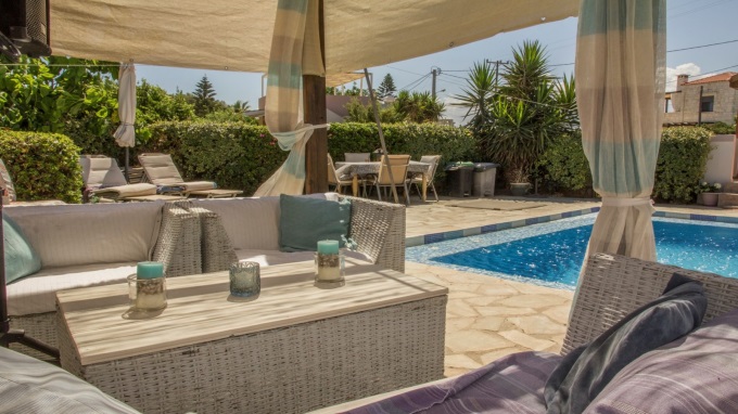 Detached 3 Bedroom House with a Private Pool For Sale in Tavronitis - 33