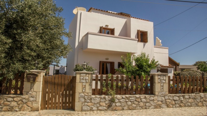 Detached 3 Bedroom House with a Private Pool For Sale in Tavronitis - 54