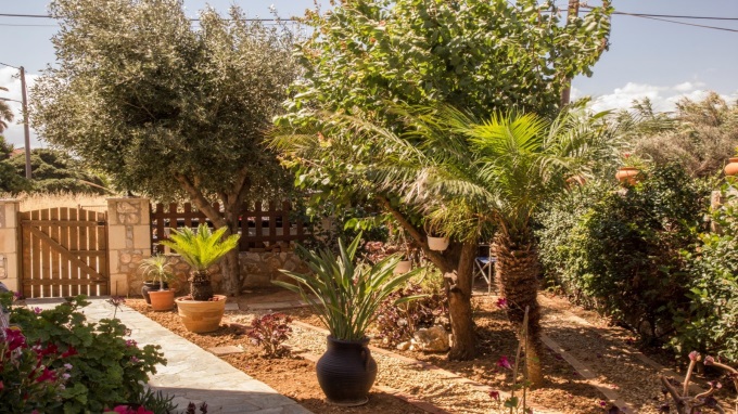 Detached 3 Bedroom House with a Private Pool For Sale in Tavronitis - 18