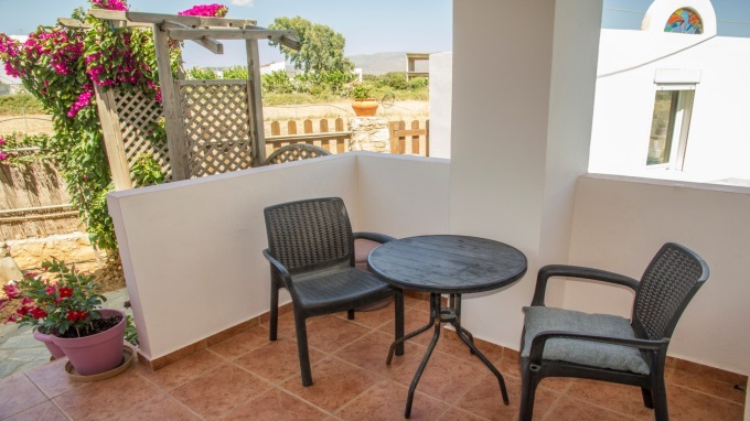Detached 3 Bedroom House with a Private Pool For Sale in Tavronitis - 10