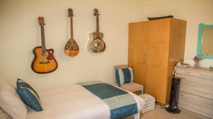 Detached 3 Bedroom House with a Private Pool For Sale in Tavronitis - 56
