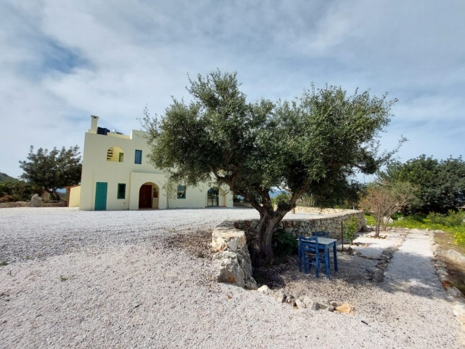 Stunning 4 Bedroom Detached Villa with Pool For Sale in Kambia - 46