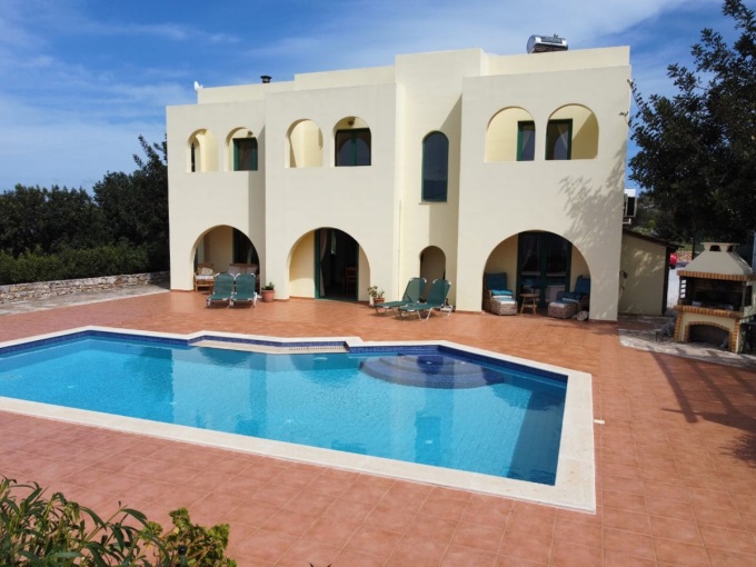 Stunning 4 Bedroom Detached Villa with Pool For Sale in Kambia - 65