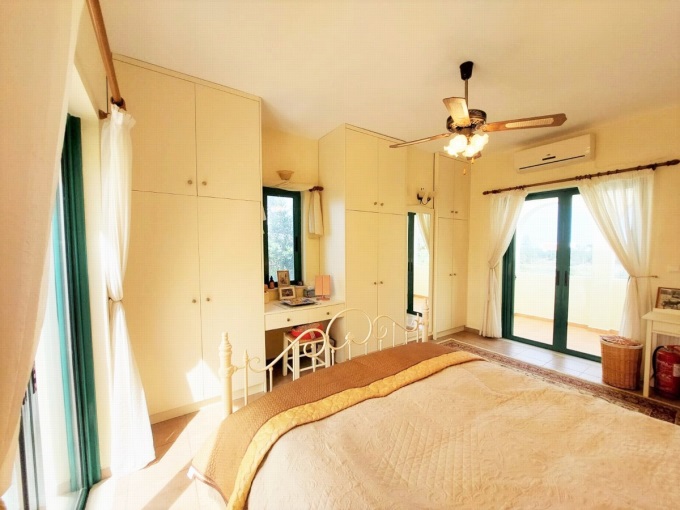 Stunning 4 Bedroom Detached Villa with Pool For Sale in Kambia - 33