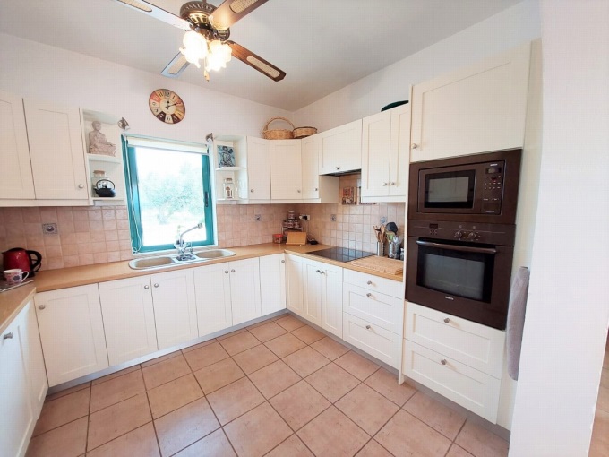 Stunning 4 Bedroom Detached Villa with Pool For Sale in Kambia - 8