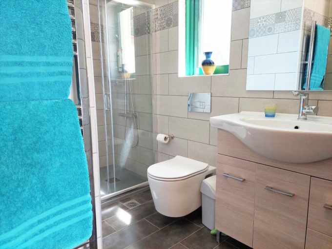 Stunning 4 Bedroom Detached Villa with Pool For Sale in Kambia - 19