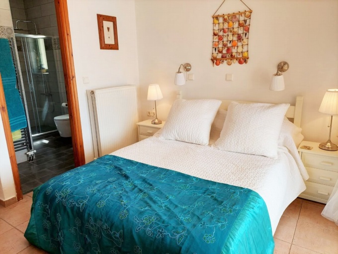 Stunning 4 Bedroom Detached Villa with Pool For Sale in Kambia - 16