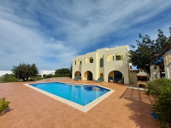 Stunning 4 Bedroom Detached Villa with Pool For Sale in Kambia - 66