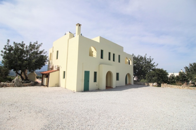 Stunning 4 Bedroom Detached Villa with Pool For Sale in Kambia - 47