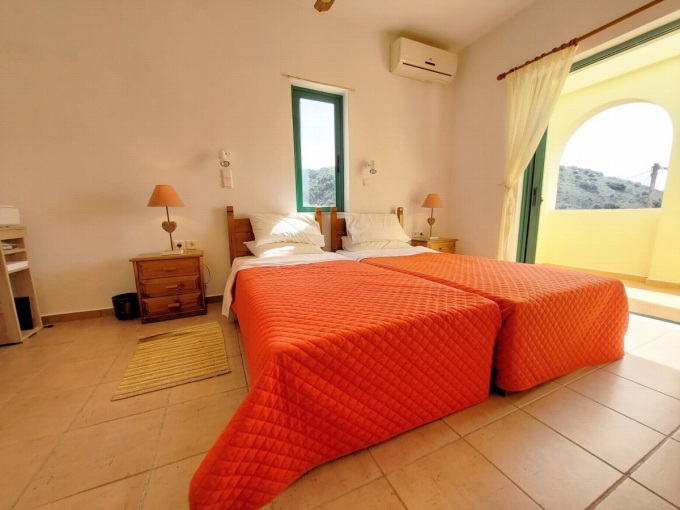 Stunning 4 Bedroom Detached Villa with Pool For Sale in Kambia - 24