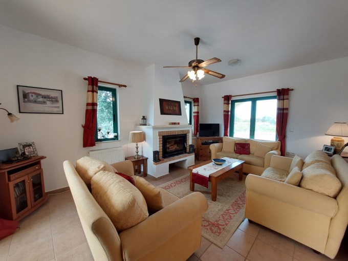 Stunning 4 Bedroom Detached Villa with Pool For Sale in Kambia - 11