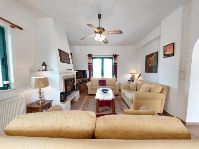 Stunning 4 Bedroom Detached Villa with Pool For Sale in Kambia - 5