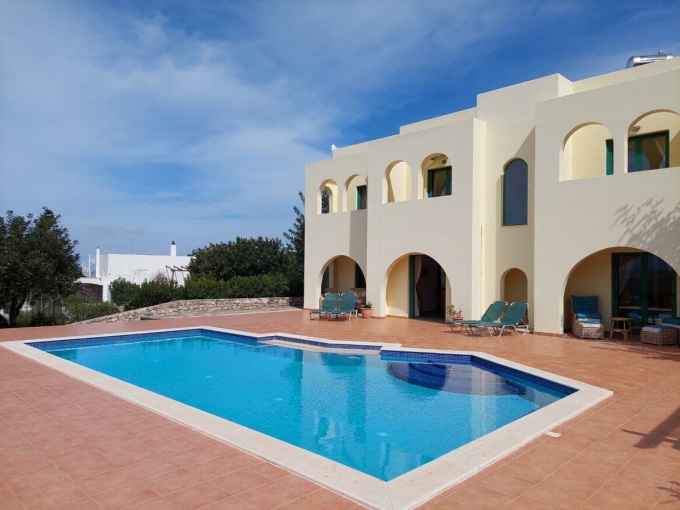 Stunning 4 Bedroom Detached Villa with Pool For Sale in Kambia - 37
