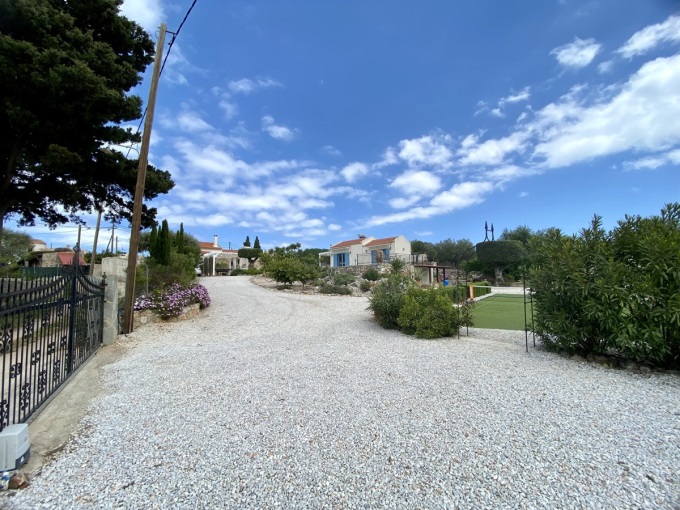 Beautifully Restored Stone Residence with Pool, Studio & Mini Tennis Court - 45