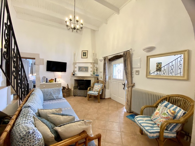 Beautifully Restored Stone Residence with Pool, Studio & Mini Tennis Court - 12