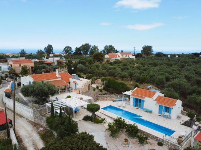 Beautifully Restored Stone Residence with Pool, Studio & Mini Tennis Court - 56