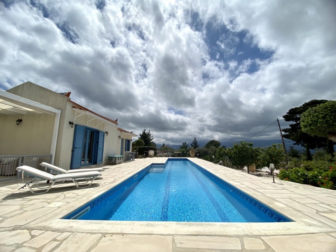 Beautifully Restored Stone Residence with Pool, Studio & Mini Tennis Court - 3