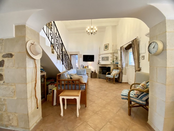 Beautifully Restored Stone Residence with Pool, Studio & Mini Tennis Court - 13