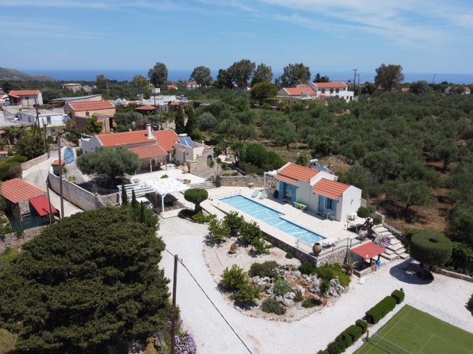 Beautifully Restored Stone Residence with Pool, Studio & Mini Tennis Court - 6