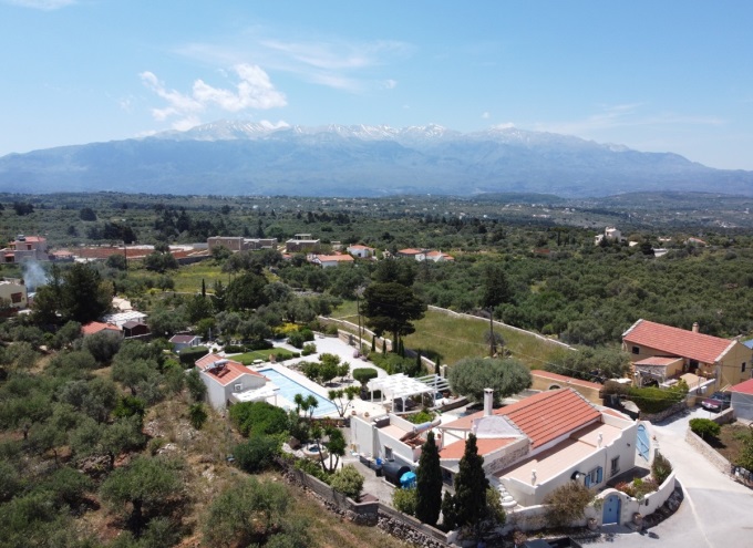 Beautifully Restored Stone Residence with Pool, Studio & Mini Tennis Court - 59