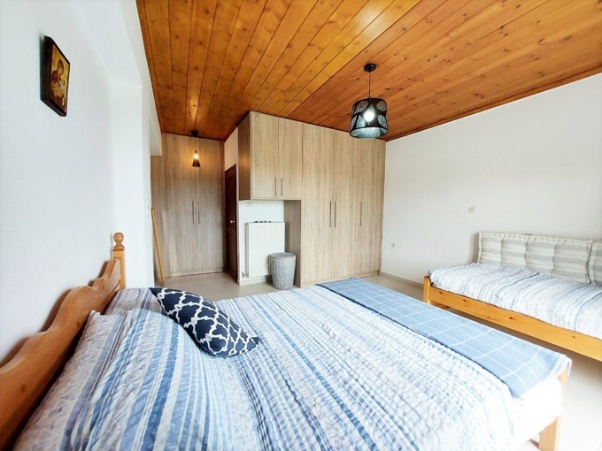 4 Bedroom Traditional Village House With Pool For Sale in Embrosneros - 27