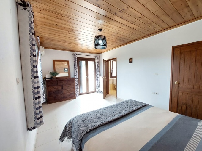 4 Bedroom Traditional Village House With Pool For Sale in Embrosneros - 21