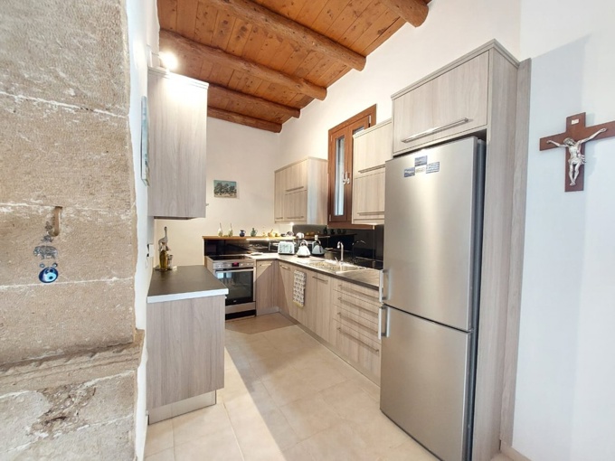 4 Bedroom Traditional Village House With Pool For Sale in Embrosneros - 18