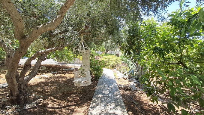 4 Bedroom Traditional Village House With Pool For Sale in Embrosneros - 8
