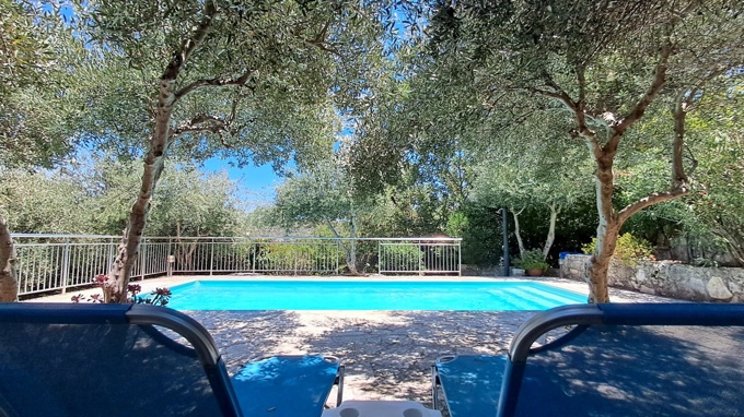 4 Bedroom Traditional Village House With Pool For Sale in Embrosneros - 7
