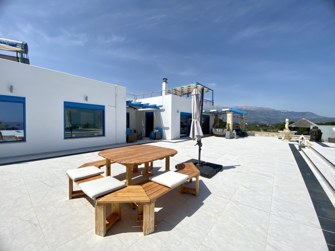 Exquisite Villa with Panoramic Sea Views, Infinity Pool, and Luxurious Features For Sale In Litsarda - 47