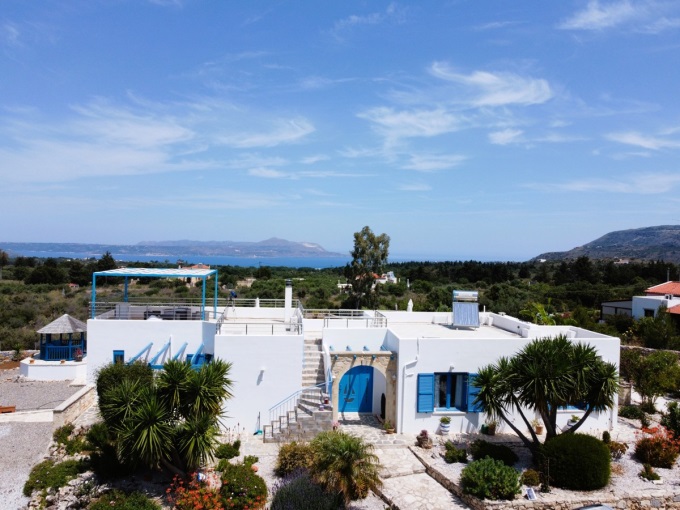 Exquisite Villa with Panoramic Sea Views, Infinity Pool, and Luxurious Features For Sale In Litsarda - 0