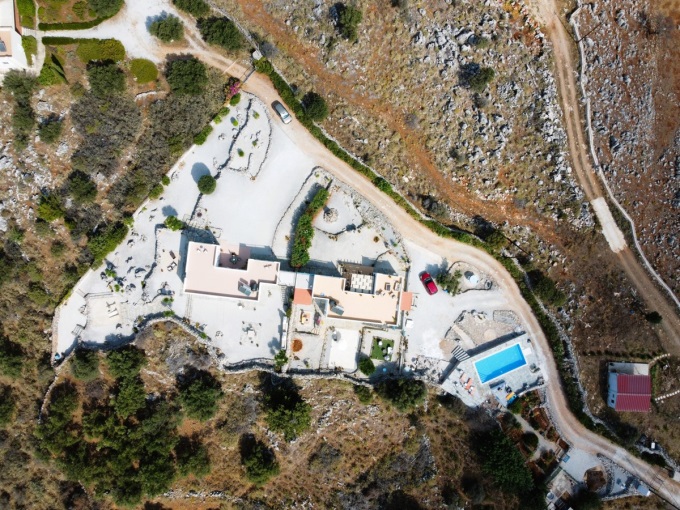 Contemporary Single Level Villa with Mesmerizing Views For Sale in Drapanos - 2