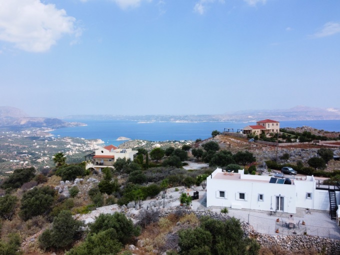 Contemporary Single Level Villa with Mesmerizing Views For Sale in Drapanos - 6